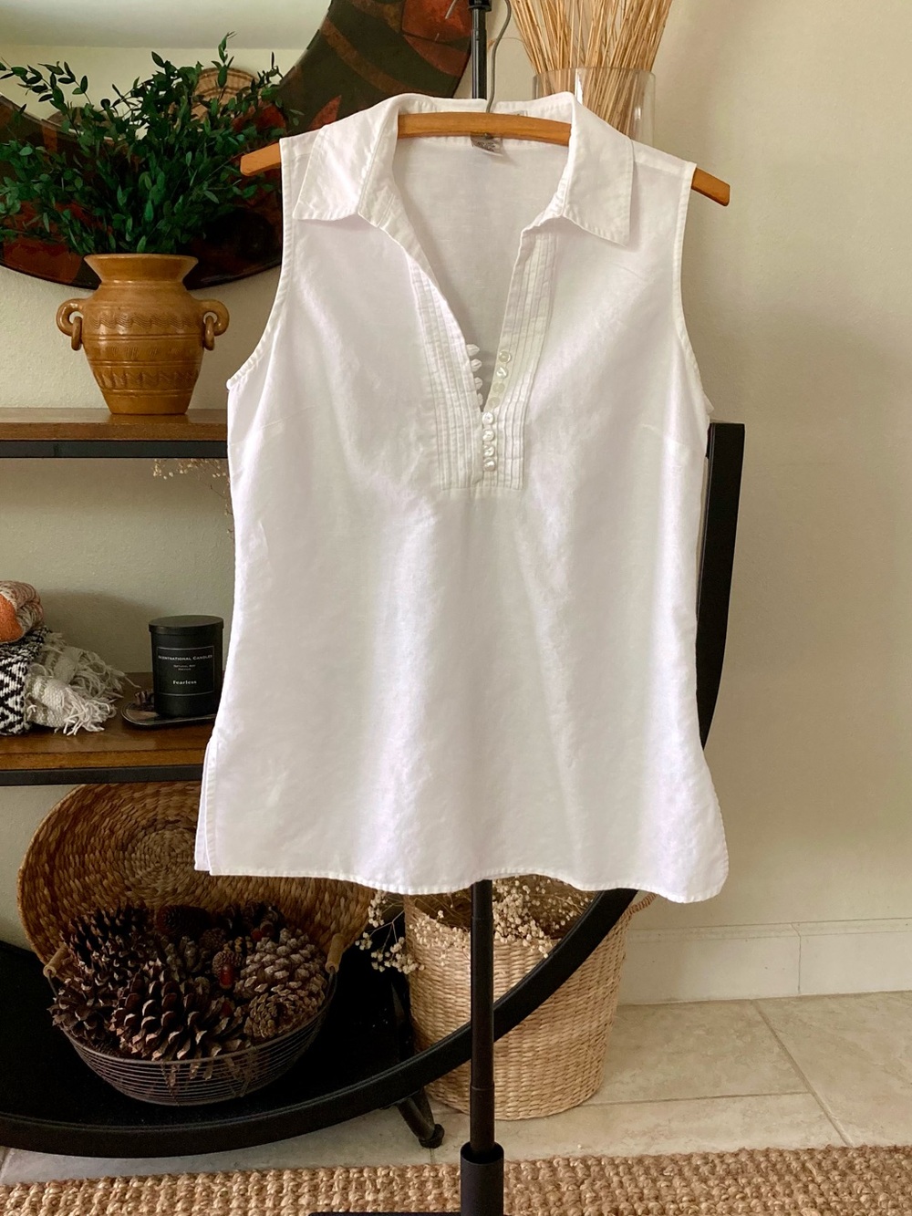 White Linen Sleeveless Collared V-Neck Top Geoffrey Beene